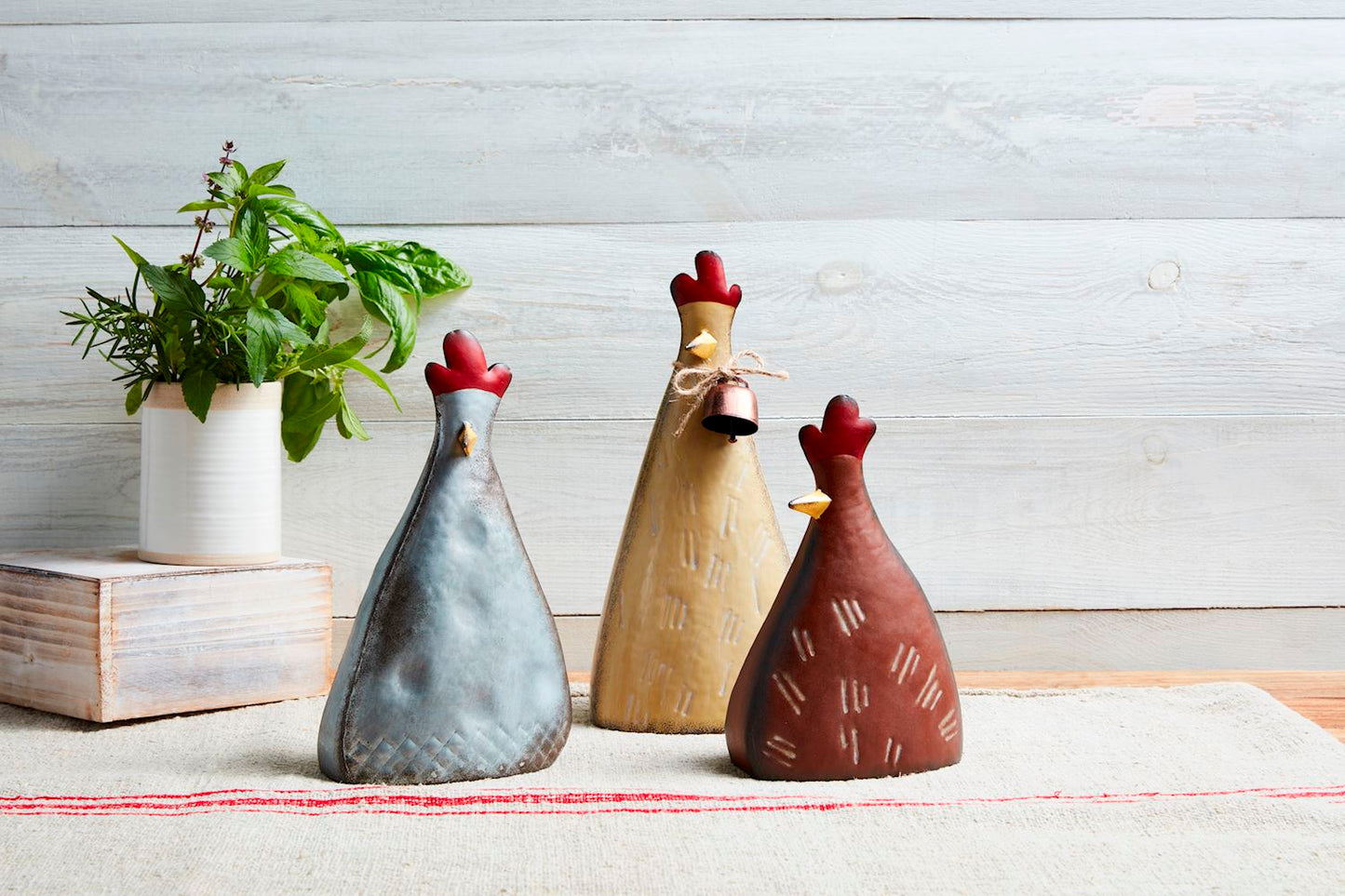 Mudpie Tin Chicken Sitter