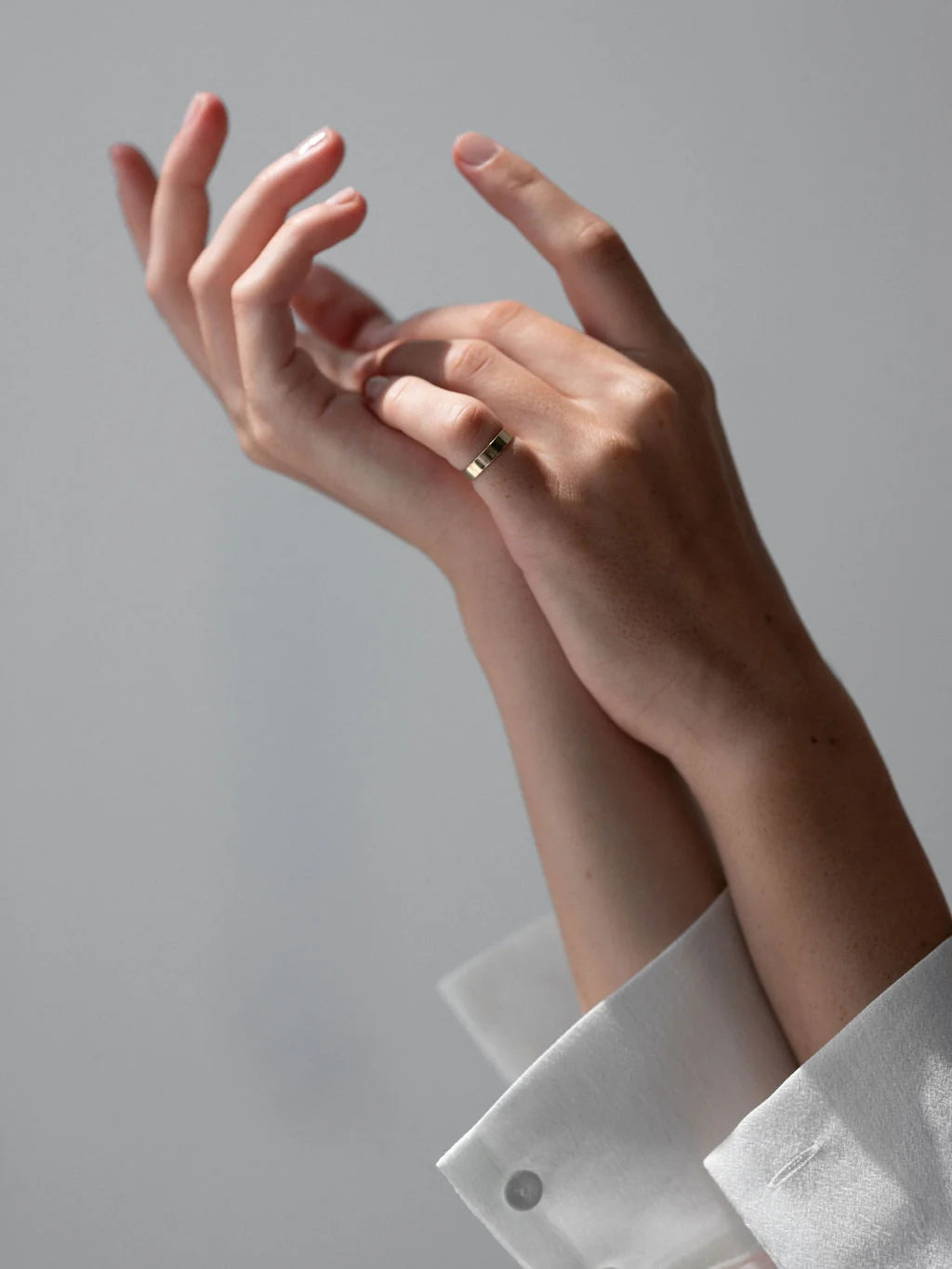 Lisbeth Grey Gold Ring