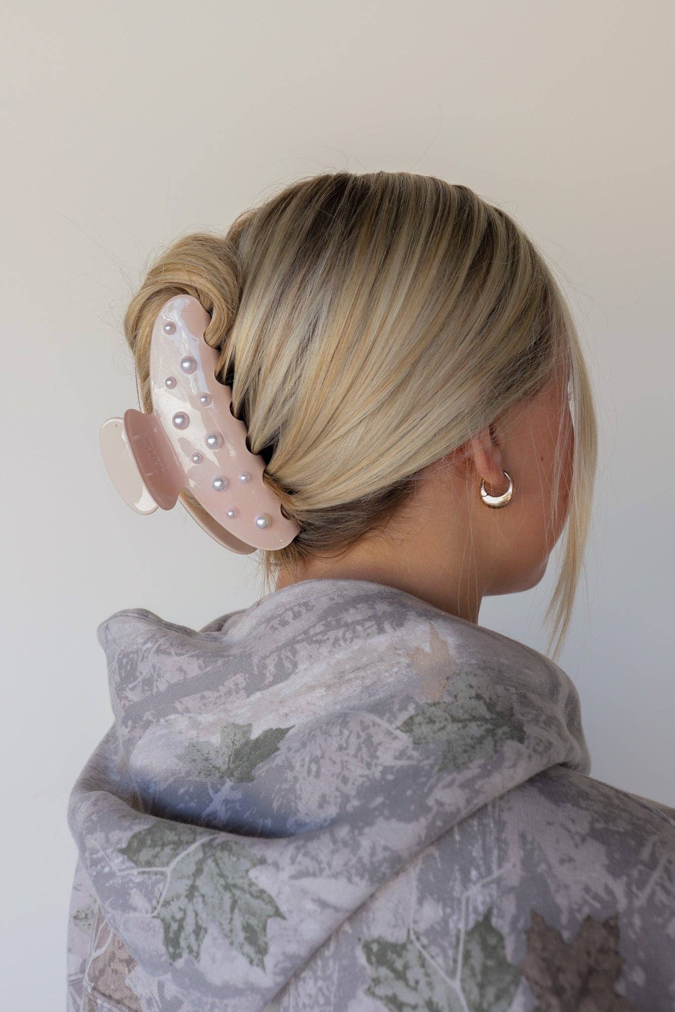 Spring Fling Pearl Claw Clip