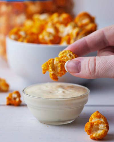 Buffalo Cheddar Popcorn: Regular