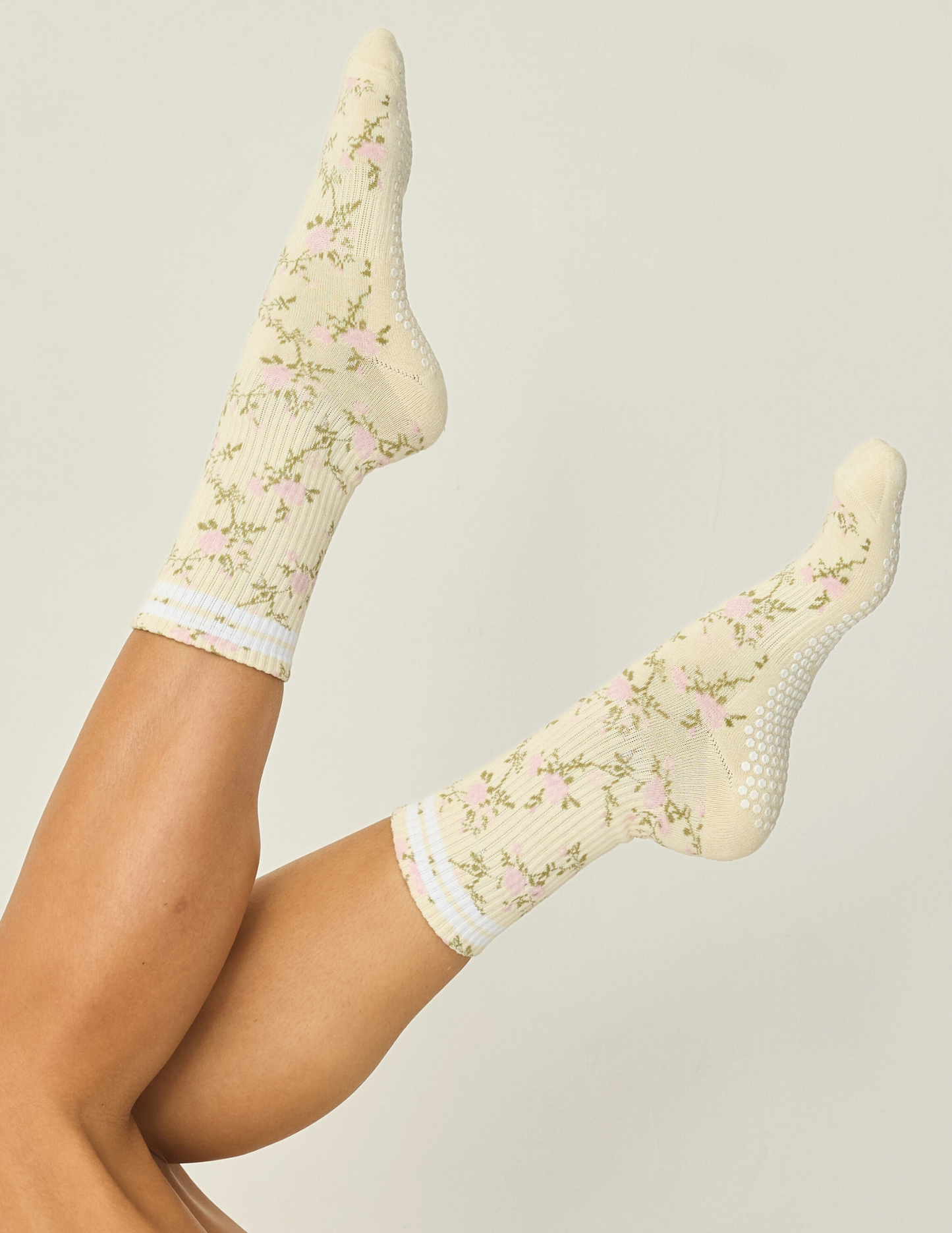 The Floral Grip Sock: Blue Roses