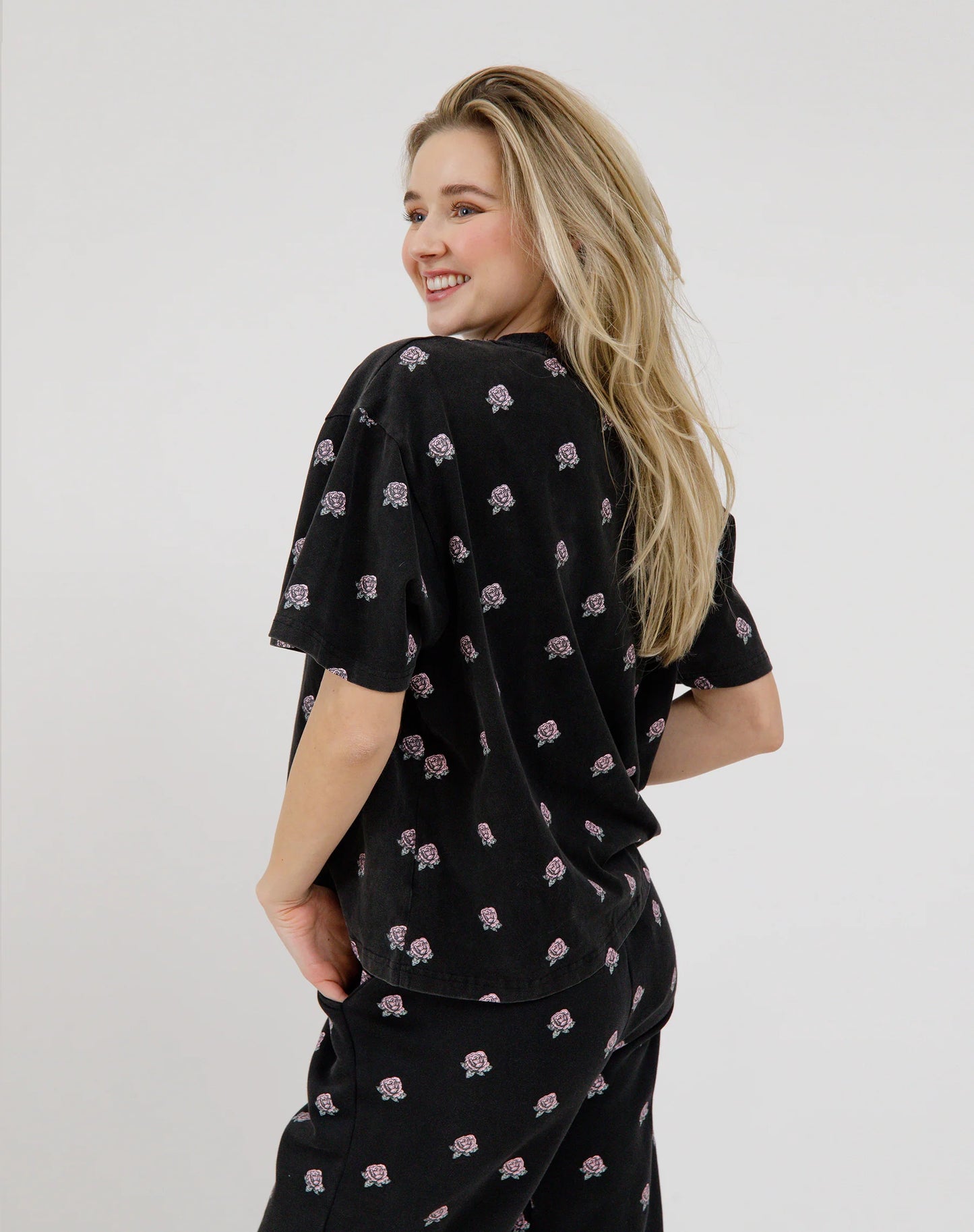 Brunette The Label All Over Flower Boxy Tee – Jilly's Boutique