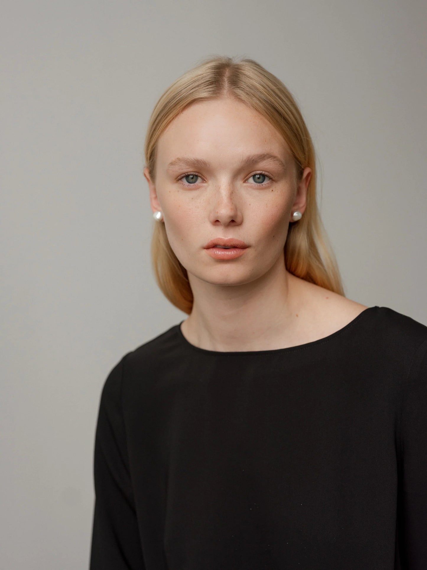 Lisbeth Carla Pearl Stud Earrings