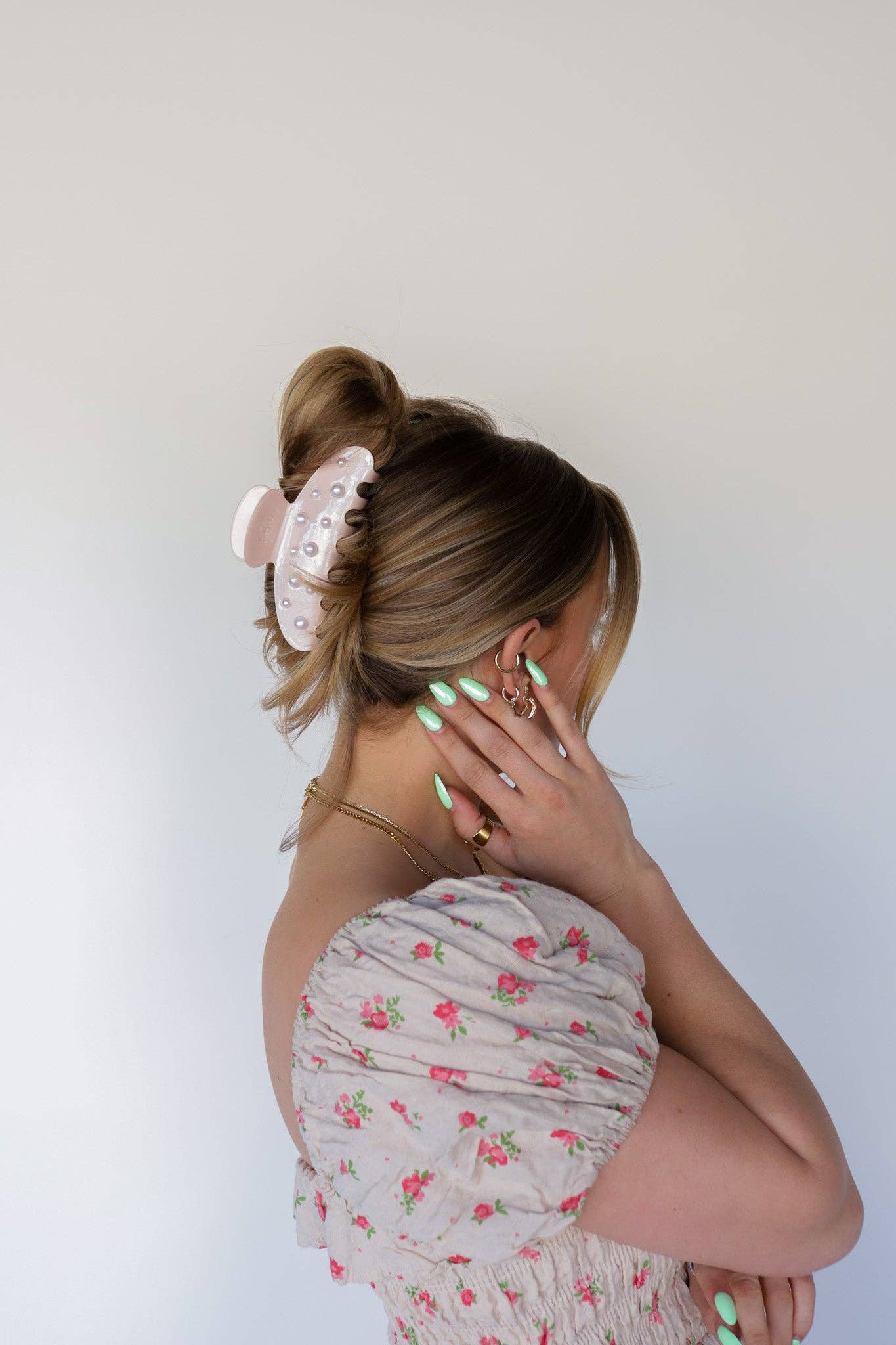 Spring Fling Pearl Claw Clip