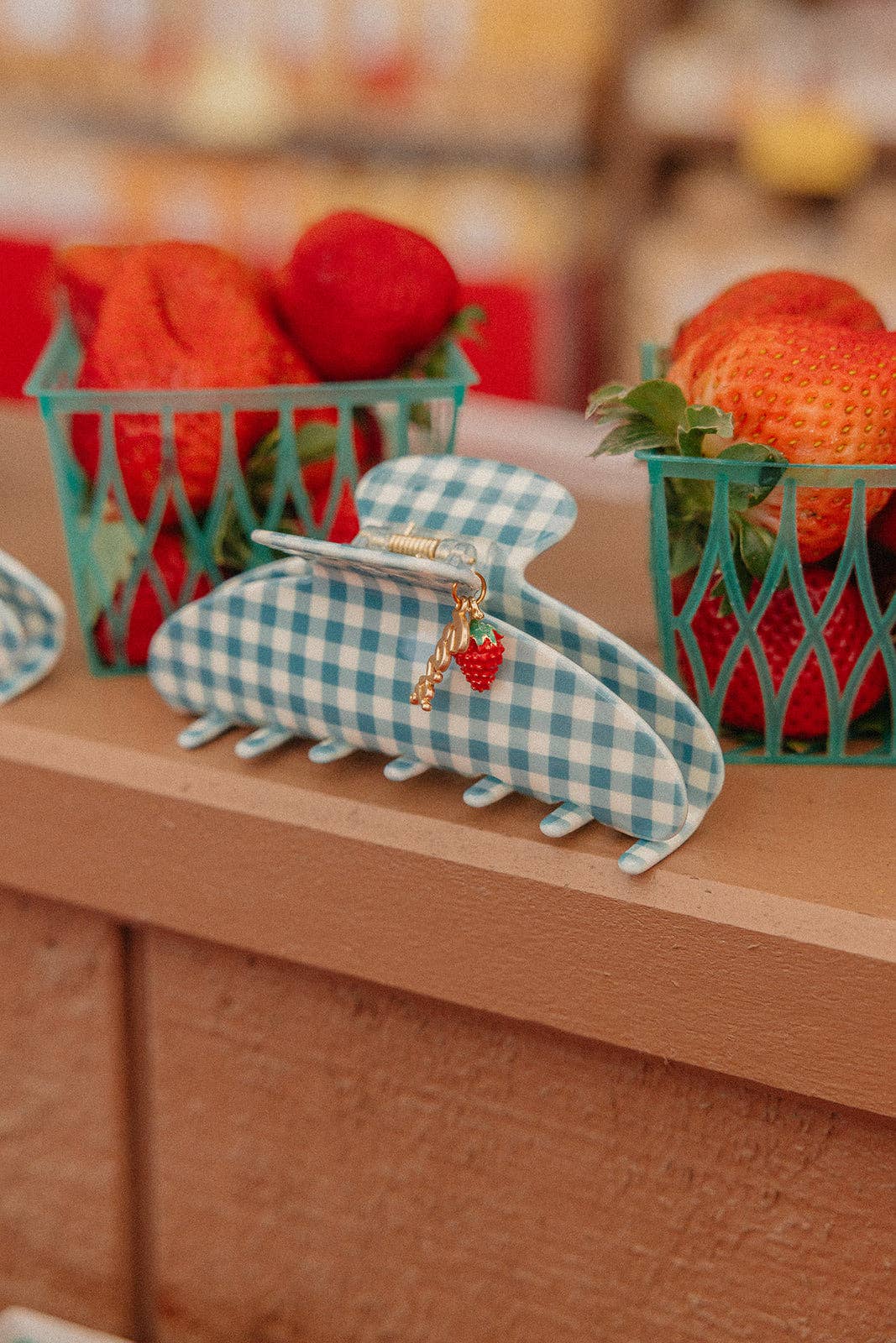 BLUE GINGHAM STRAWBERRY CHARM CLAW: OVERSIZED