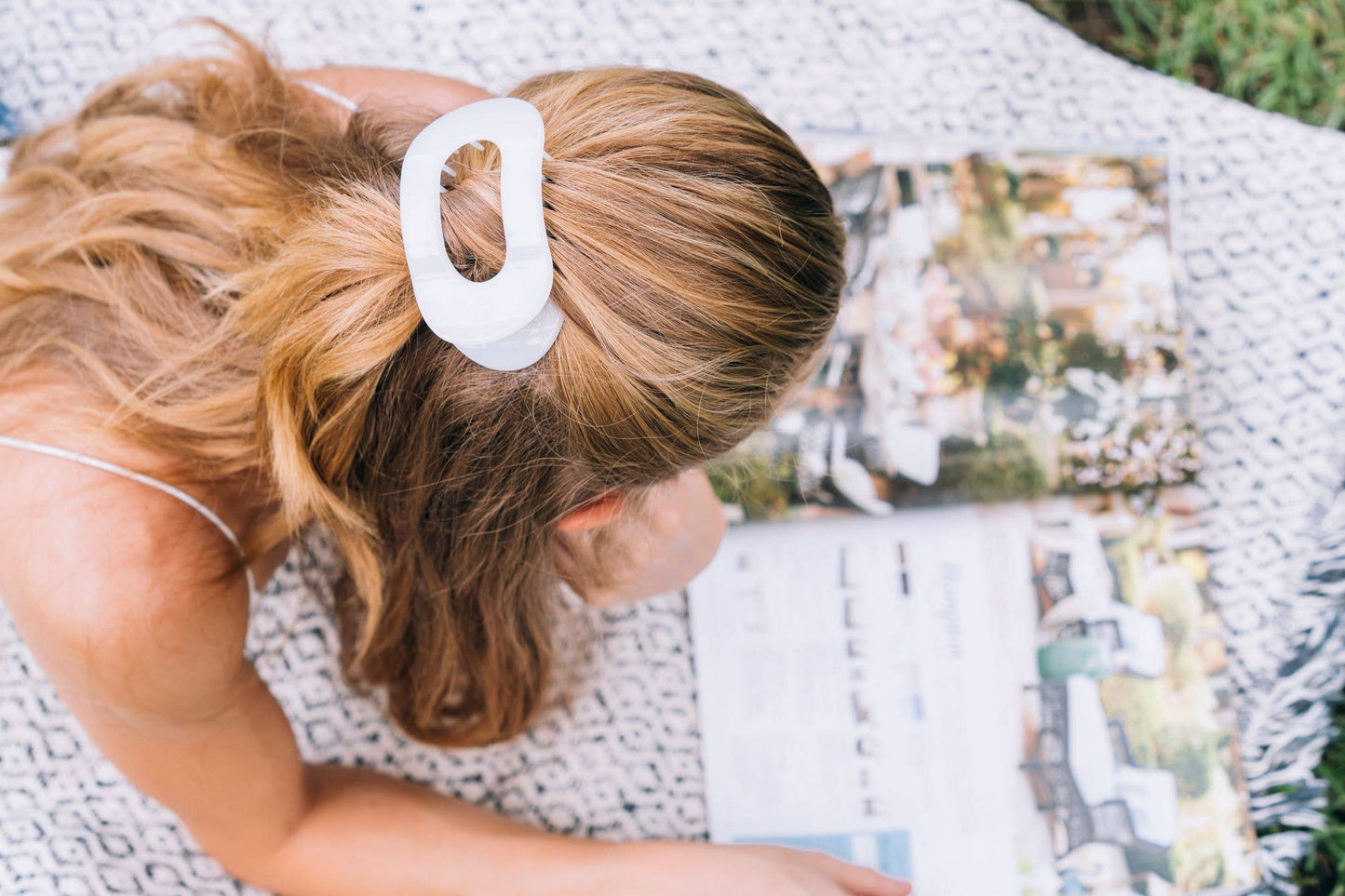 Teleties Round Flat Hair Clip | Medium | Coconut White